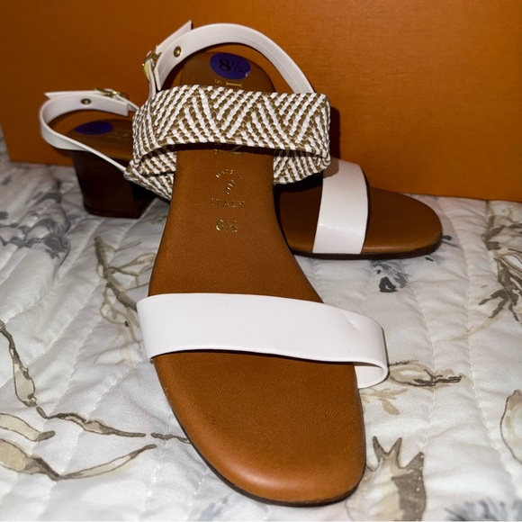 NEW Italian Shoemakers White and Tan Sandals - Picture 1 of 3
